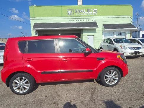 Used 2012 Kia Soul + w/ Audio Pkg FWD image 4