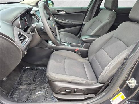 Used 2017 Chevrolet Cruze LT w/ Sun And Sound Package FWD image 13