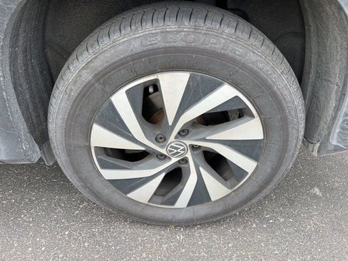 Used 2025 Volkswagen Tiguan S image 7