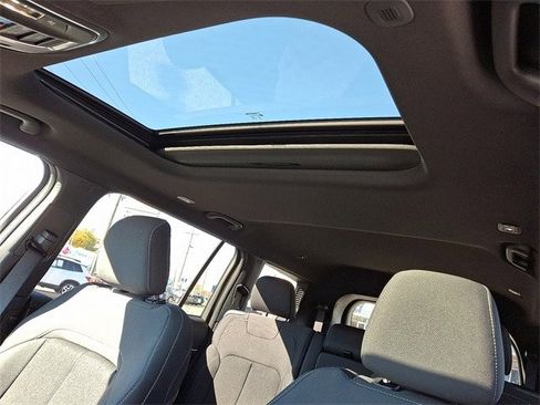 New 2025 Jeep Grand Cherokee L Laredo w/ Luxury Tech Group I image 10