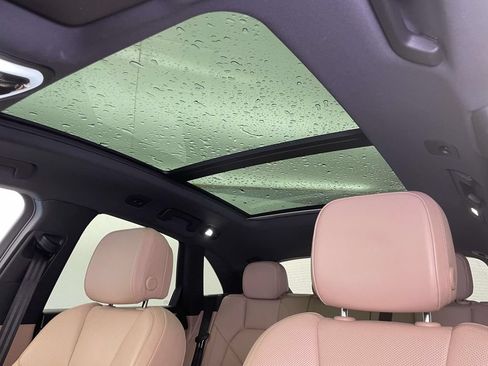 Certified 2023 Porsche Macan AWD/4WD image 18
