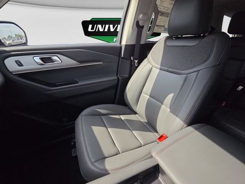 New 2026 Ford Explorer Active w/ Active Comfort Package AWD/4WD image 12