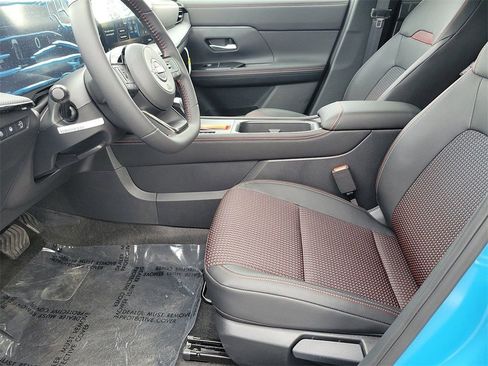 New 2026 Nissan Kicks SR w/ SR Premium Package FWD image 11