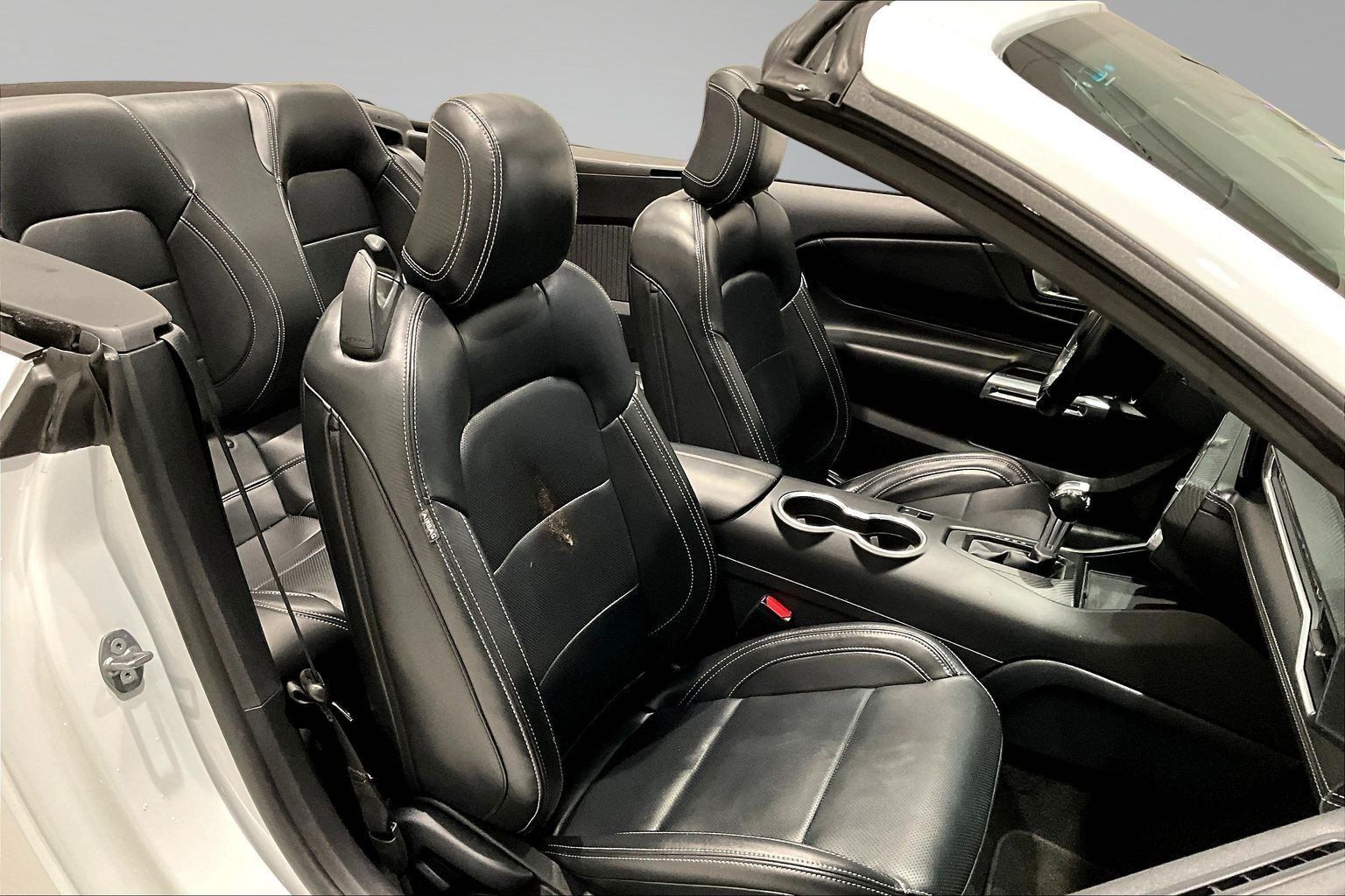 Used 2025 Ford Mustang Premium RWD image 28