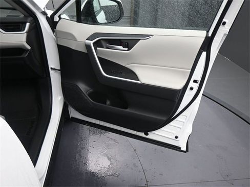 New 2025 Toyota RAV4 XLE image 11
