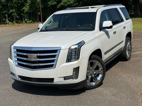 Used 2016 Cadillac Escalade Premium AWD/4WD image 6