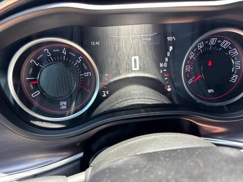 Used 2017 Dodge Challenger SXT RWD image 21