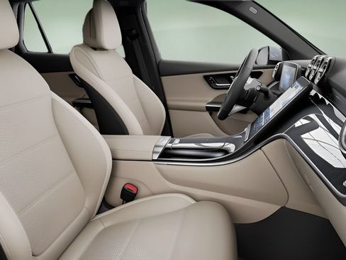 Used 2026 Mercedes-Benz GLC 300 image 39