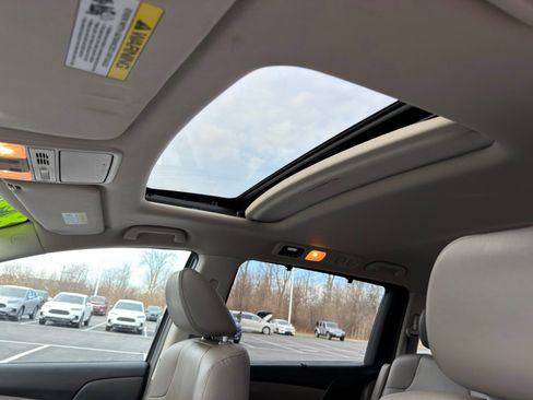 Used 2015 Honda Odyssey EX-L image 15