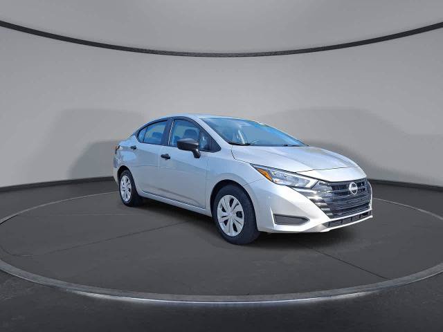 Used 2025 Nissan Versa S FWD image 2