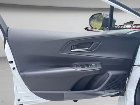 New 2026 Toyota Prius Plug-In Hybrid FWD image 19