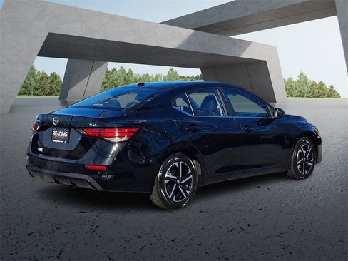 Used 2024 Nissan Sentra SV image 4