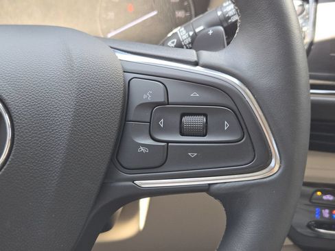 Used 2023 Buick Envision Avenir FWD image 30