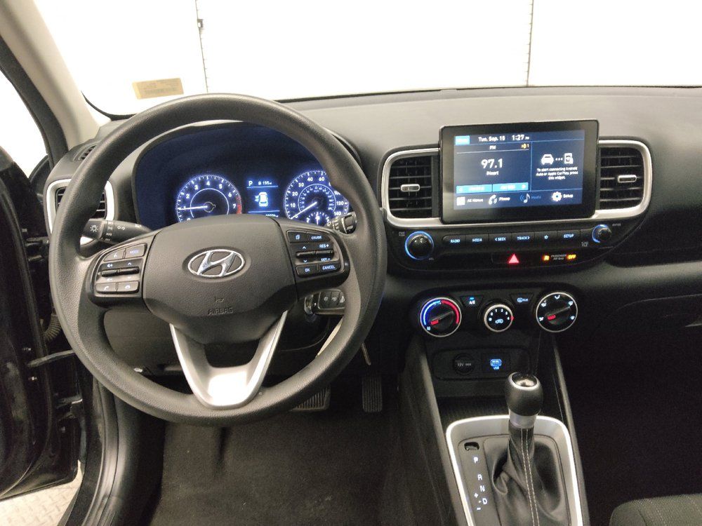 Used 2021 Hyundai Venue SE FWD image 22