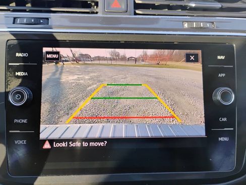 Used 2019 Volkswagen Tiguan SEL image 12