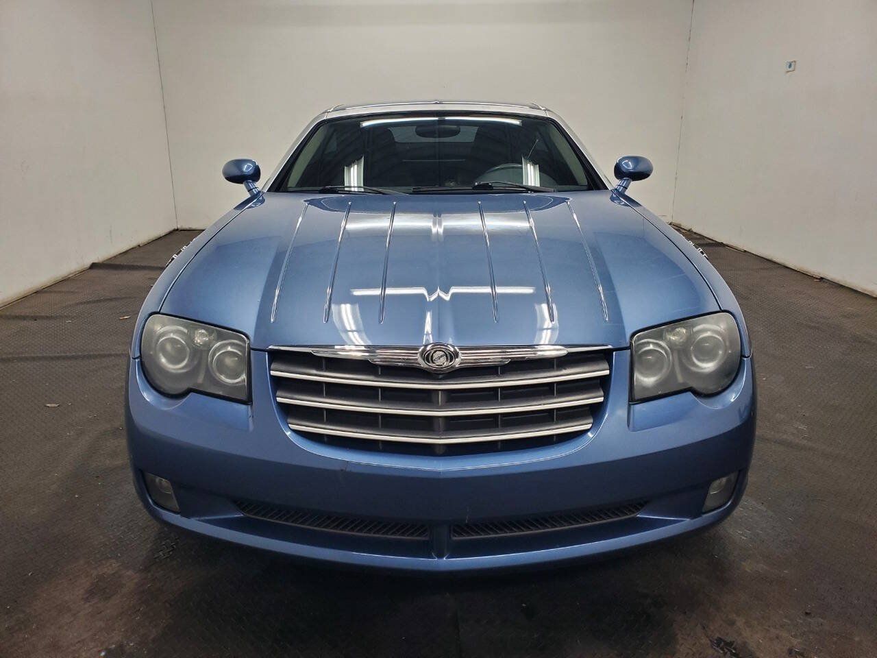 Used 2005 Chrysler Crossfire Limited RWD image 2