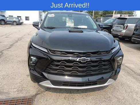 Used 2024 Chevrolet Blazer LT w/ Sound & Technology Package AWD/4WD image 2