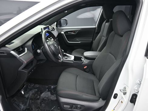 Used 2023 Toyota RAV4 SE w/ Weather & Moonroof Package AWD/4WD image 19