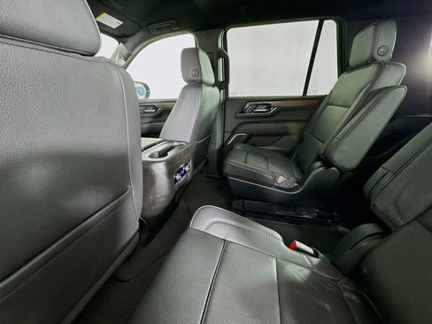 Used 2025 GMC Yukon Denali AWD/4WD image 23