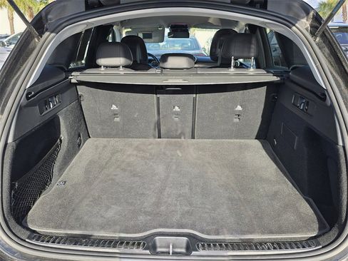 Used 2024 Mercedes-Benz GLC 300 image 10