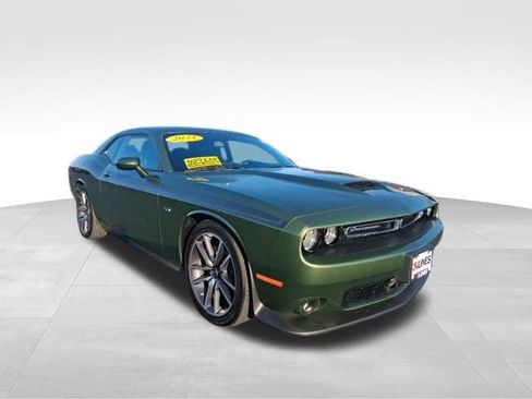 Used 2023 Dodge Challenger R/T w/ Plus Package image 4