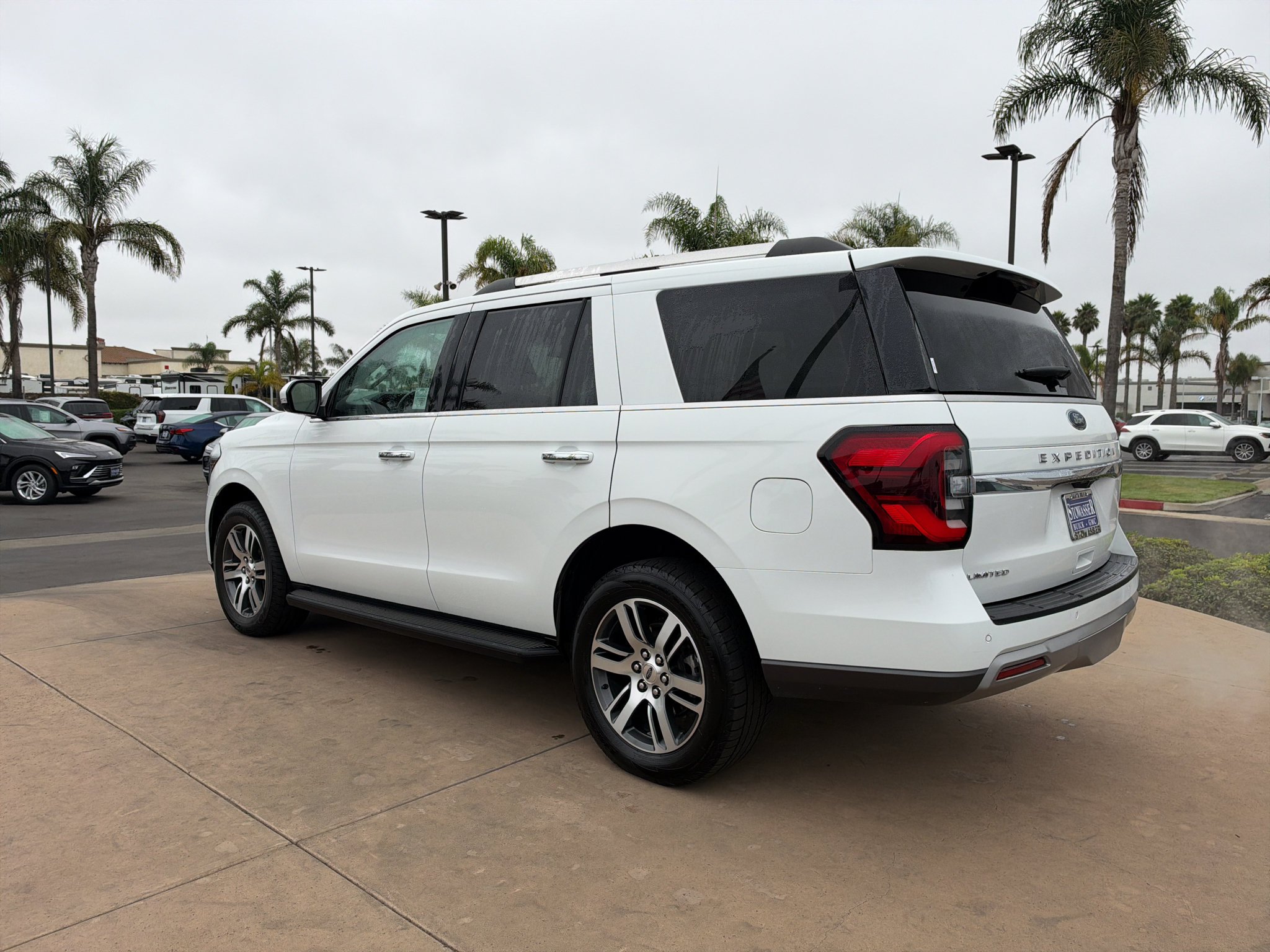 Used 2024 Ford Expedition Limited RWD image 7