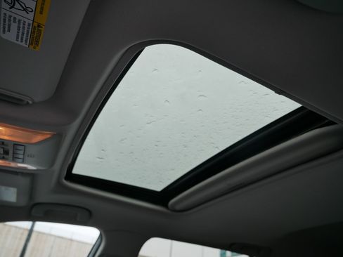 Used 2020 Toyota RAV4 XLE image 33