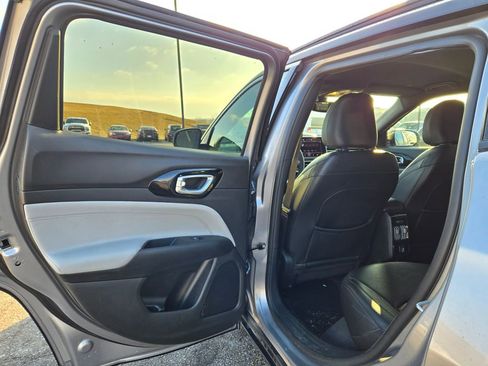 Used 2024 Jeep Compass Limited image 26