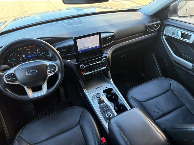 Used 2023 Ford Explorer Limited w/ Equipment Group 301A AWD/4WD image 18