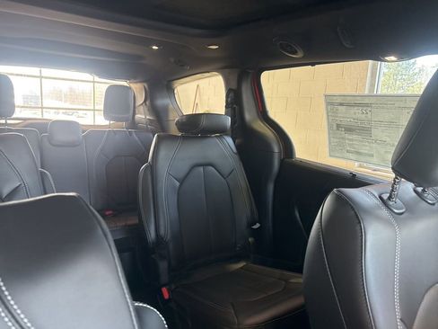 New 2026 Chrysler Pacifica Select image 62