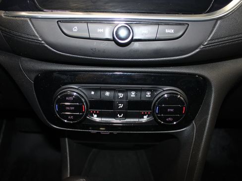 Used 2020 Buick Encore GX Essence w/ Experience Buick Package AWD/4WD image 21