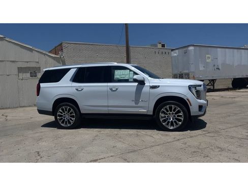 New 2026 GMC Yukon Denali w/ Denali Reserve Package AWD/4WD image 4