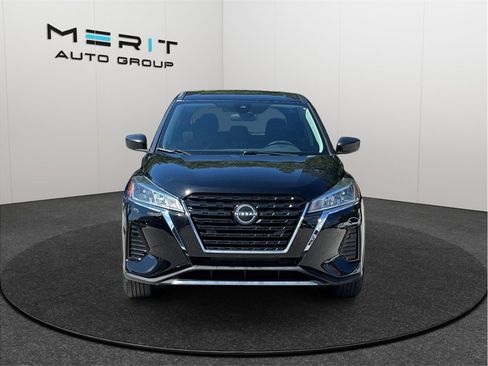 Used 2022 Nissan Kicks S FWD image 3