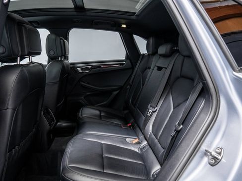 Used 2024 Porsche Macan image 29