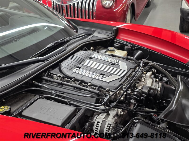 Used 2015 Chevrolet Corvette Z06 w/ 3LZ Preferred Equipment Group RWD image 4