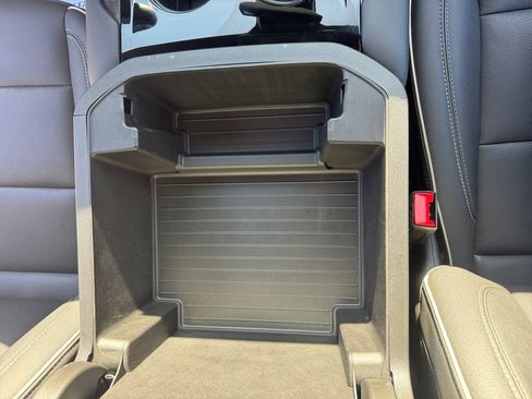 Used 2025 GMC Yukon XL Elevation AWD/4WD image 23
