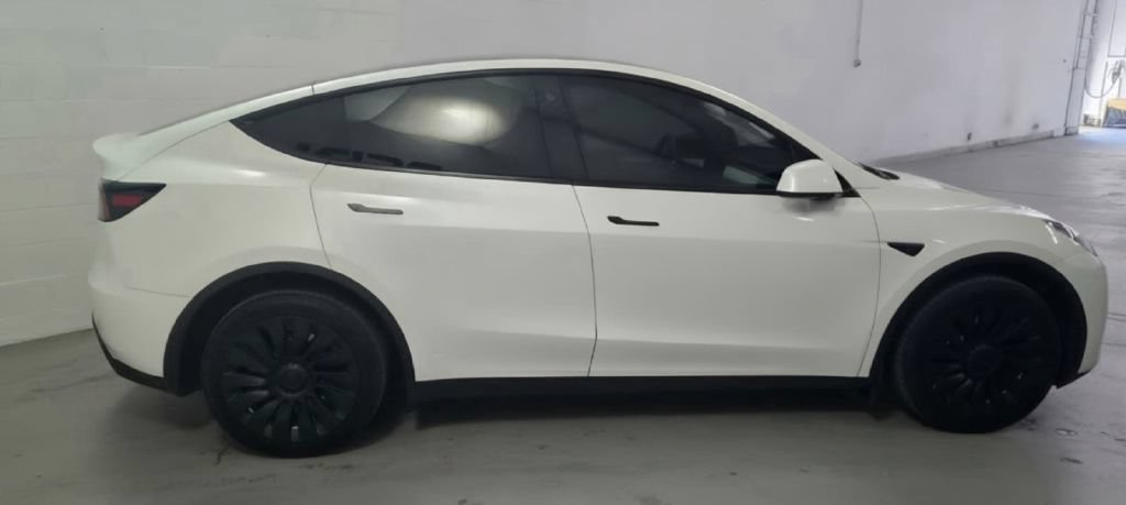 Used 2023 Tesla Model Y AWD image 6