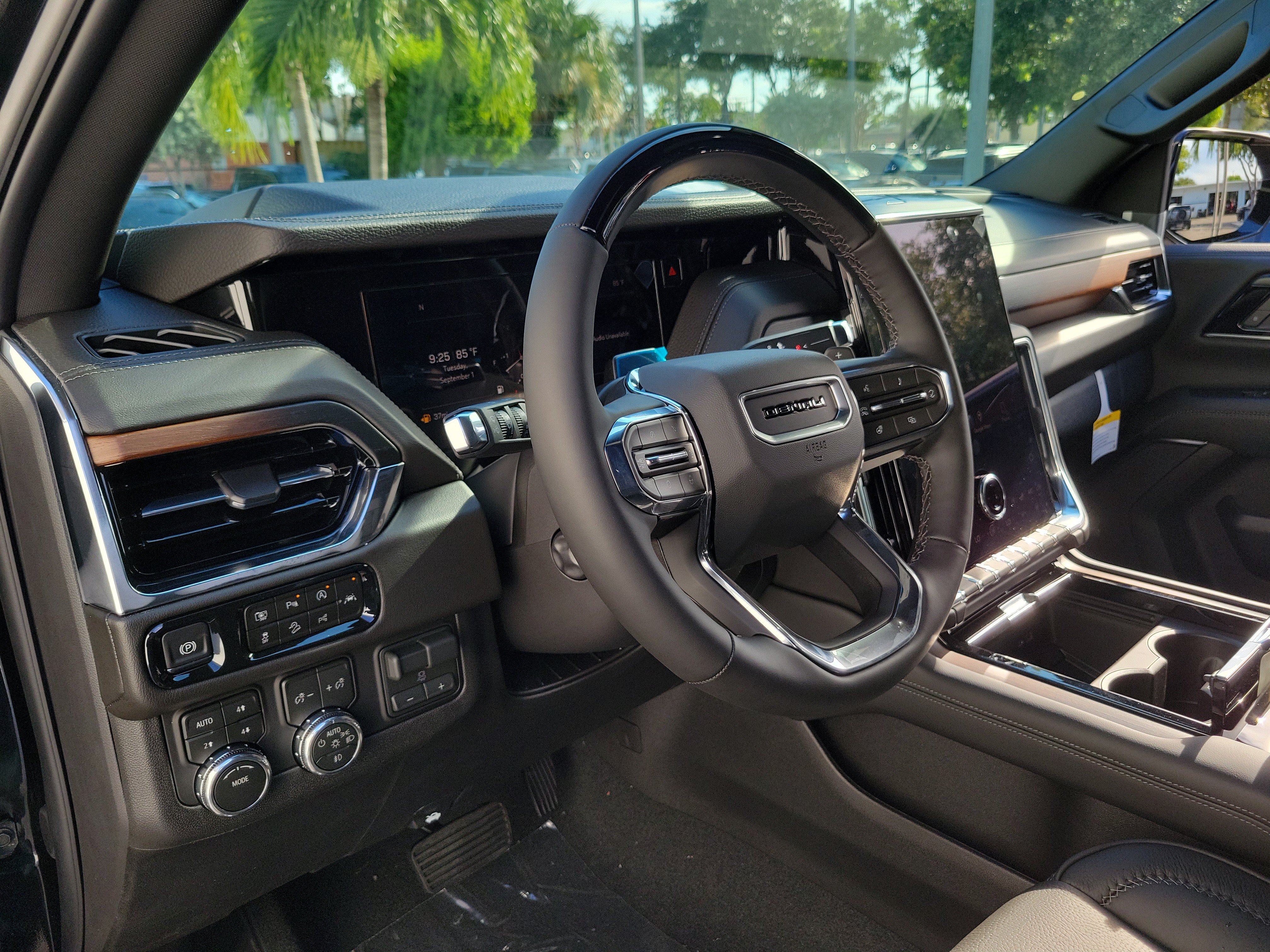 New 2026 GMC Yukon Denali w/ Denali Reserve Package AWD/4WD image 21