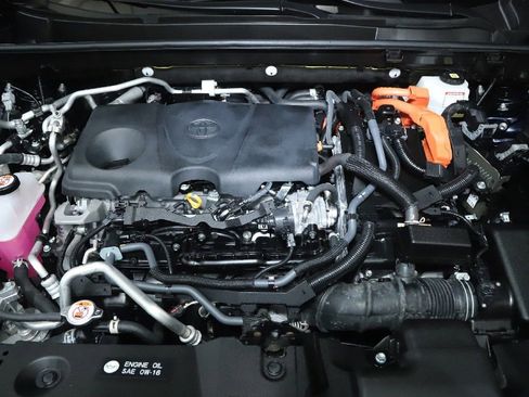 Used 2024 Toyota RAV4 SE w/ Weather & Moonroof Package image 37