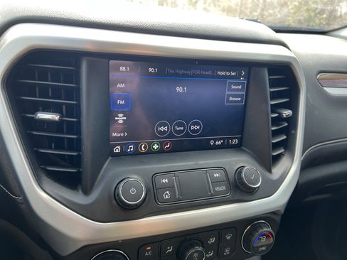 Used 2020 GMC Acadia SLE image 22