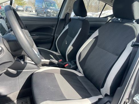 Certified 2022 Nissan Versa SV image 7