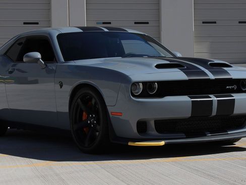 Used 2020 Dodge Challenger SRT Hellcat Redeye RWD image 5