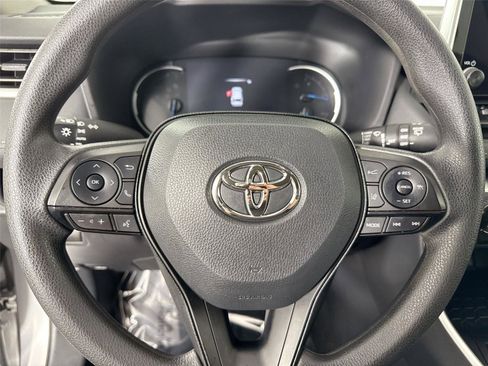 Certified 2025 Toyota RAV4 XLE AWD/4WD image 17