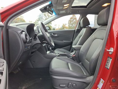 Used 2021 Hyundai Kona Limited w/ Cargo Package image 11