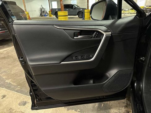 Used 2023 Toyota RAV4 Limited image 32