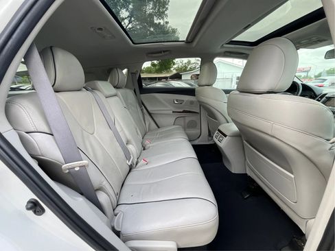 Used 2010 Toyota Venza AWD image 24