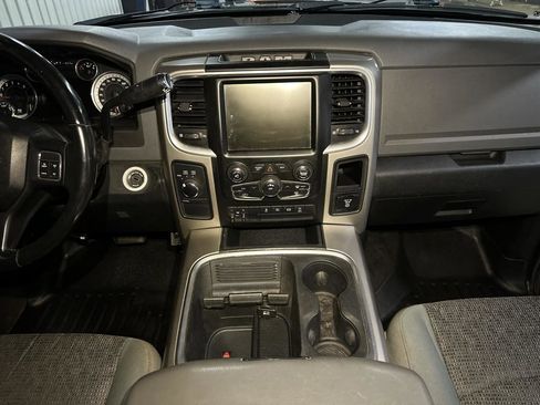 Used 2016 RAM 2500 SLT w/ Luxury Group AWD/4WD image 7