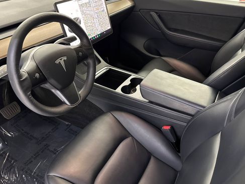 Used 2021 Tesla Model Y Long Range AWD/4WD image 4