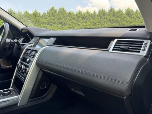 Used 2017 Land Rover Discovery Sport HSE image 25