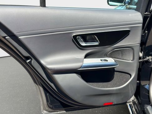 Used 2025 Mercedes-Benz E 350 Sedan image 29